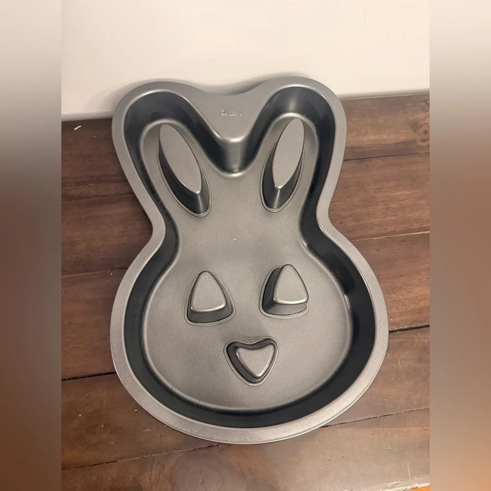 Wilton Bunny Face Cake Baking Pan — Easter Party Mold
